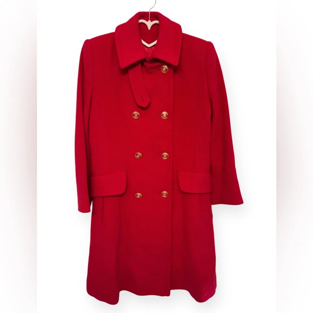 SAKS FIFTH AVENUE RED FLAG FLEURETTE WITH GOLD BUTTONS. RED TOTE INCLUDED - Picture 3 of 7